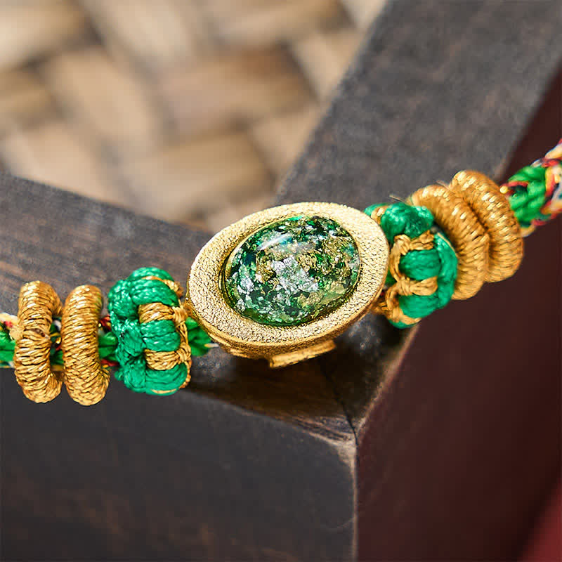 Buddha Stones Bracelet ajustable de protection composé de cinq couleurs de cordelette verte tissée à la main, de lingots verts et d'amulettes en forme de fleur de prunier. - image 7