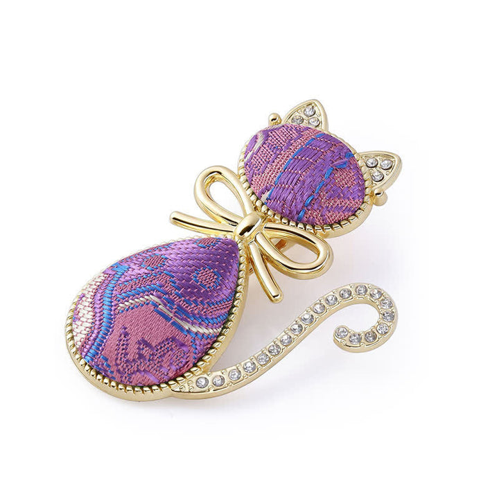 Buddha Stones Bâtonnet à cheveux style chinois Song Brocade Cat plaqué or et strass - Violet (même teinte – motif variable) - image 0
