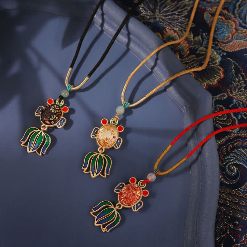 Buddha Stones Collier Guofeng - Pendentif en émail à motif de poisson koi en brocart Song - image 1
