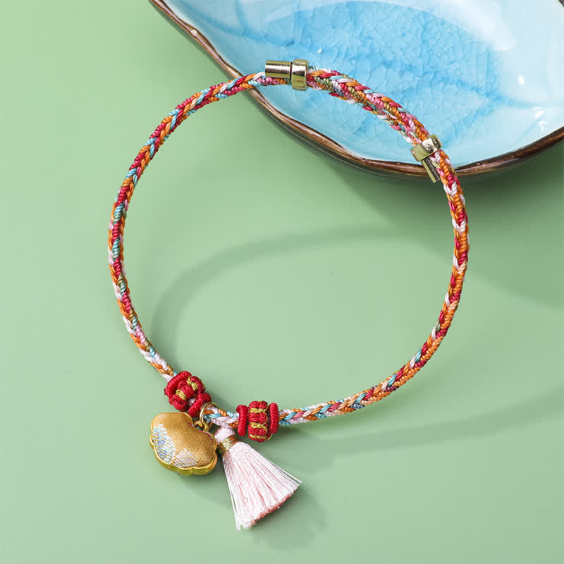 Buddha Stones Bracelet porte-bonheur Ruyi à pompon en brocart tressé cinq couleurs, avec cordon tressé et cordon Ruyi. - Or (Même teinte – motif variable) - image 2