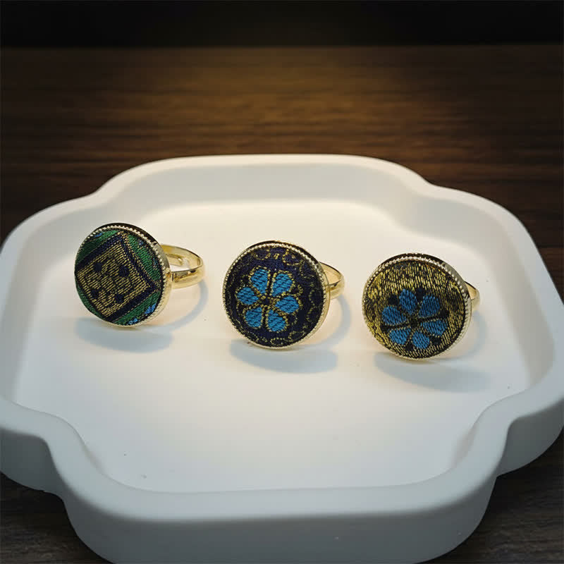 Buddha Stones Bague ronde ajustable en brocart à motif floral fait main, ornée d'un symbole de bénédiction - image 9