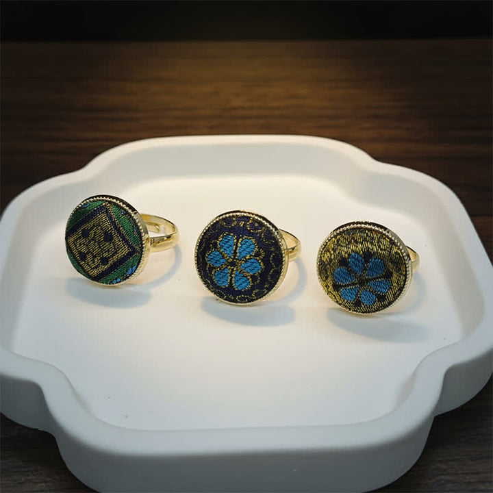 Buddha Stones Bague ronde ajustable en brocart à motif floral fait main, ornée d'un symbole de bénédiction - image 9