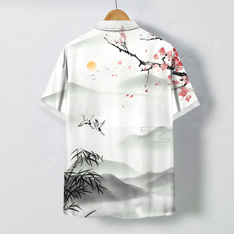 Buddha Stones Chemise à manches courtes pour homme, infroissable et respirante, ornée de boutons et d'un motif de grue, bambou et fleurs de prunier, inspiré des paysages à l'encre. - image 1