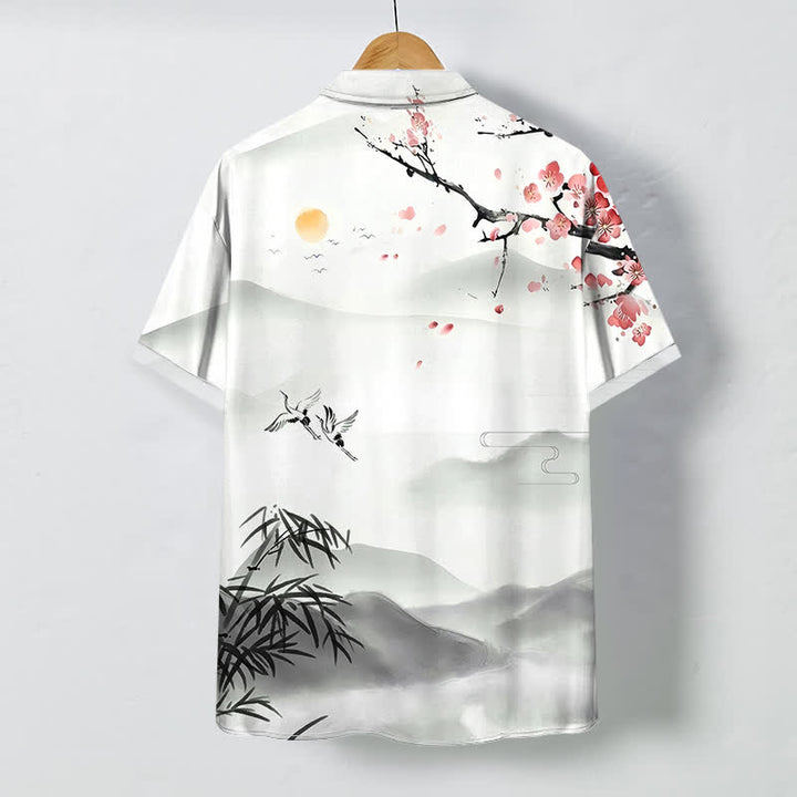Buddha Stones Chemise à manches courtes pour homme, infroissable et respirante, ornée de boutons et d'un motif de grue, bambou et fleurs de prunier, inspiré des paysages à l'encre. - image 1
