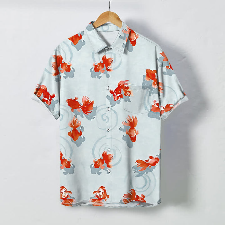 Buddha Stones Chemise à manches courtes pour homme, infroissable, avec boutons à motif de carpes koï rouges. - Bleu poudré - US/UK/AU48，EU58 (4XL) - image 0