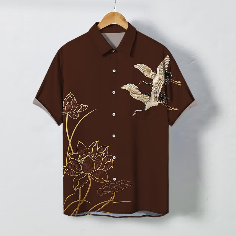 Buddha Stones Chemise à manches courtes respirante pour homme, à boutons et motif de grues et de lotus - SaddleBrown - US/UK/AU48，EU58 (4XL) - image 0