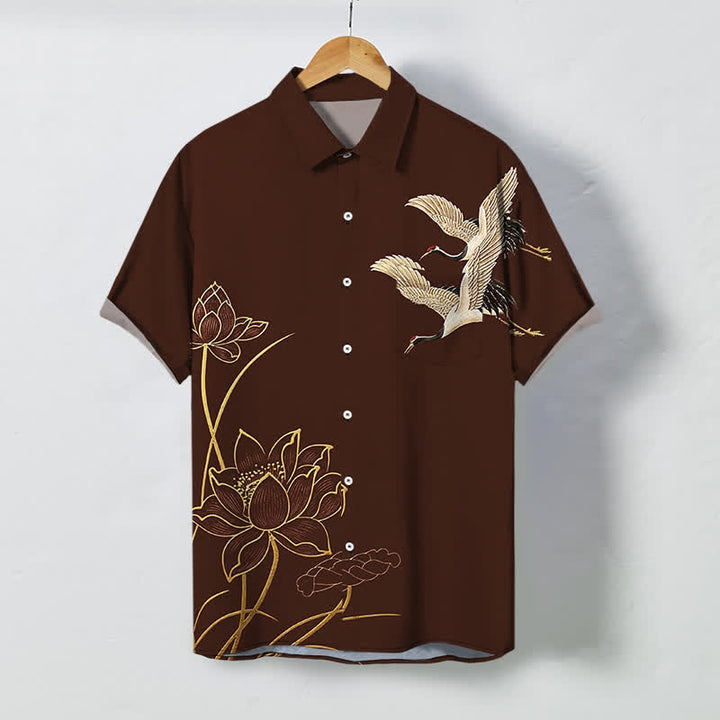 Buddha Stones Chemise à manches courtes respirante pour homme, à boutons et motif de grues et de lotus - SaddleBrown - US/UK/AU48，EU58 (4XL) - image 0