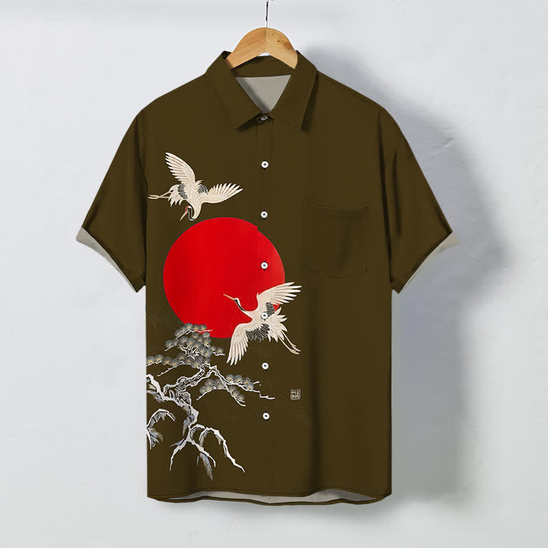 Buddha Stones Chemise à manches courtes pour homme, infroissable, avec boutons à motif de grue et de pin rouge soleil - DarkGoldenrod - US/UK/AU48，EU58 (4XL) - image 5
