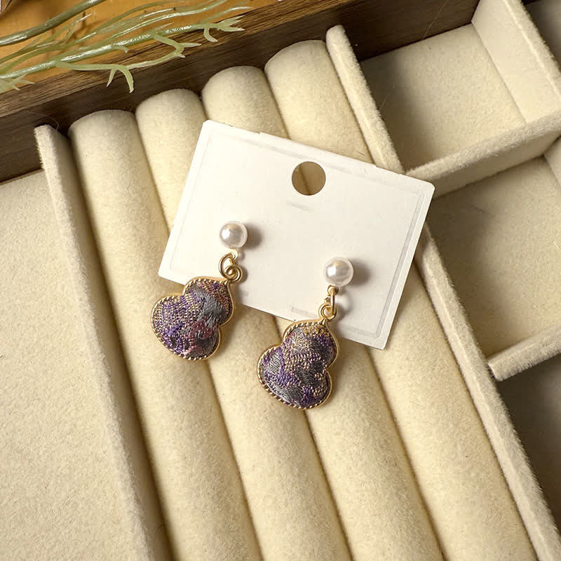 Buddha Stones Boucles d'oreilles pendantes artisanales Song Brocade Pearl Gourde Healing Stud Stud Earrings - Violet (même teinte – motif variable) - image 1