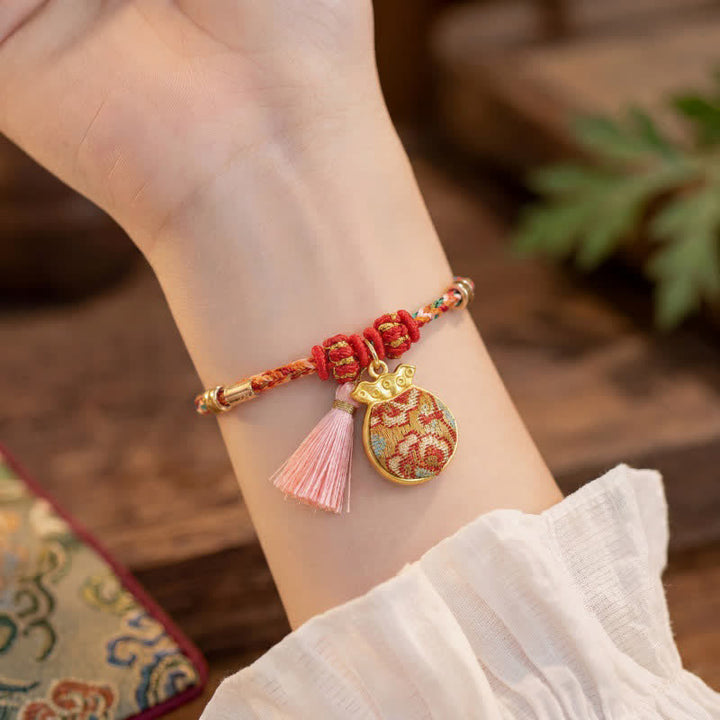 Buddha Stones Bracelet de protection tissé à la main en forme de calebasse avec porte-monnaie en forme de pomme et de cadenas chinois, orné d'un sac à monnaie en forme de pomme et de cinq couleurs. - image 20