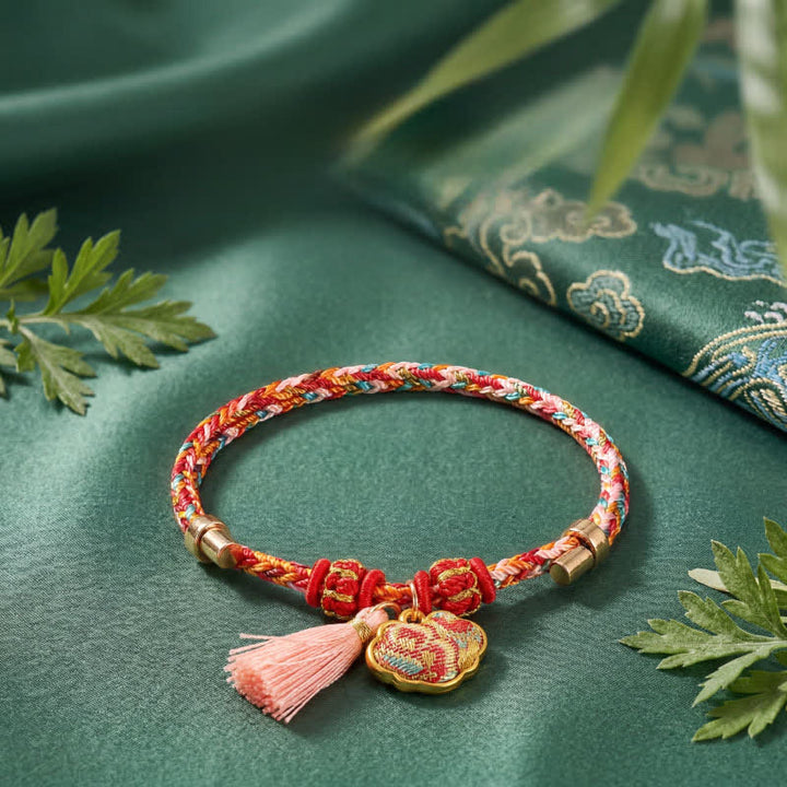Buddha Stones Bracelet de protection tissé à la main en forme de calebasse avec porte-monnaie en forme de pomme et de cadenas chinois, orné d'un sac à monnaie en forme de pomme et de cinq couleurs. - Breloque cadenas chinois (même ton – motif variable) - image 51