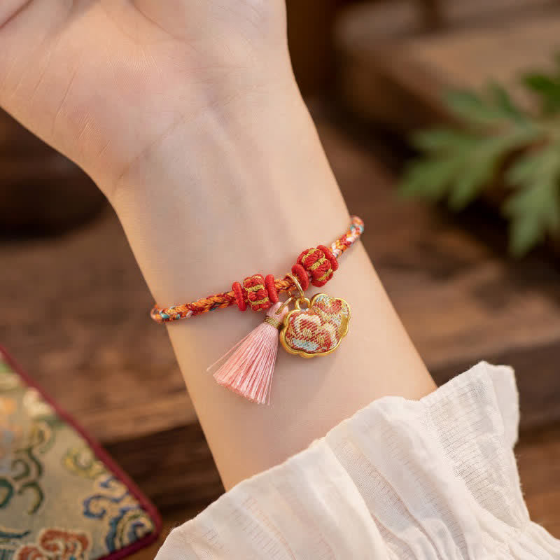 Buddha Stones Bracelet de protection tissé à la main en forme de calebasse avec porte-monnaie en forme de pomme et de cadenas chinois, orné d'un sac à monnaie en forme de pomme et de cinq couleurs. - image 55