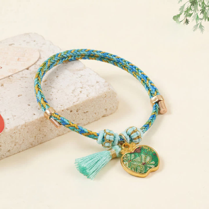 Buddha Stones Bracelet porte-bonheur en brocart vert Song à cinq couleurs tissé à la main, avec breloque pomme Zongzi et cadenas chinois. - Pomme (même teinte – motif variable) - image 6