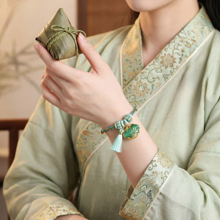 Buddha Stones Bracelet porte-bonheur en brocart vert Song à cinq couleurs tissé à la main, avec breloque pomme Zongzi et cadenas chinois. - image 10