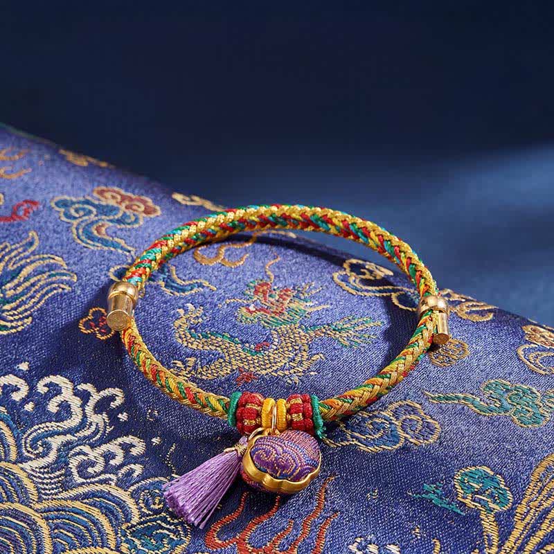 Buddha Stones Bracelet ajustable en brocart violet à cinq couleurs, orné d'un cadenas chinois et d'un pendentif porte-bonheur en forme de pomme, de calebasse ou de zongzi, tissé à la main. - Breloque cadenas chinois (même ton – motif variable) - image 0