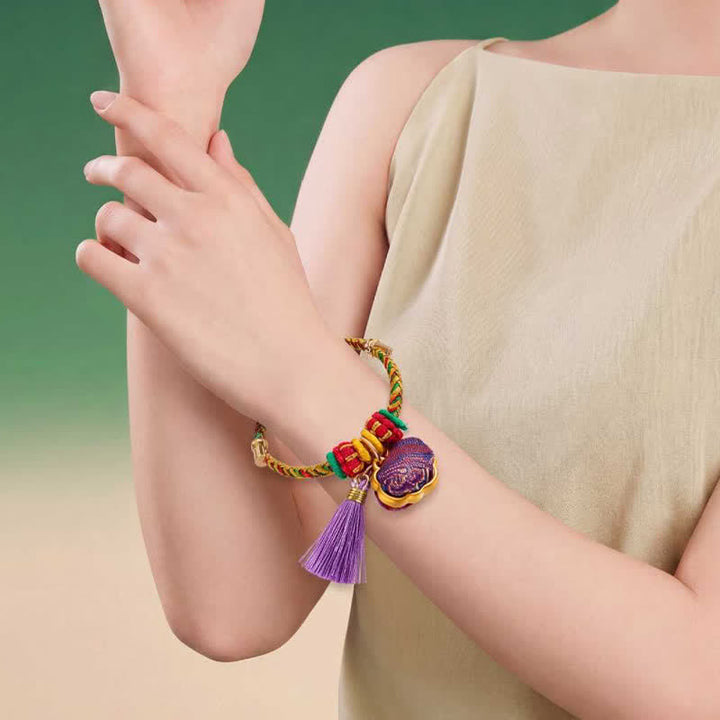 Buddha Stones Bracelet ajustable en brocart violet à cinq couleurs, orné d'un cadenas chinois et d'un pendentif porte-bonheur en forme de pomme, de calebasse ou de zongzi, tissé à la main. - image 10