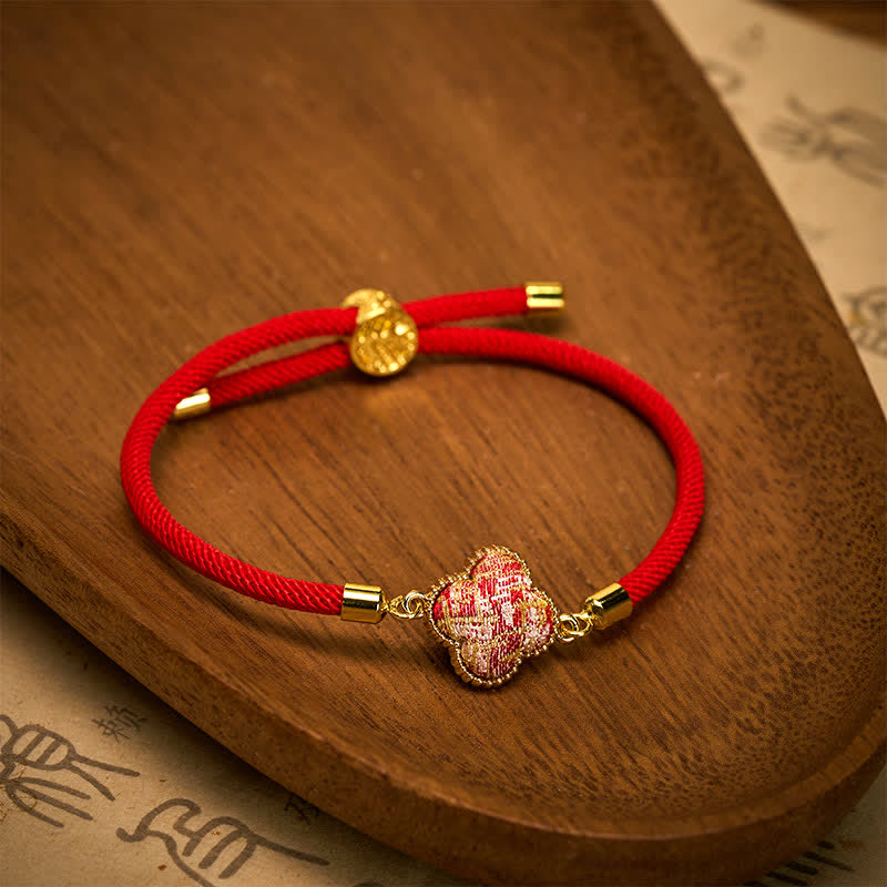 Buddha Stones Bracelet porte-bonheur en brocart à quatre feuilles et fil rouge - image 1