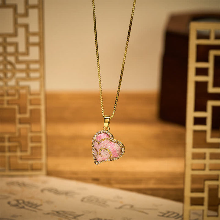 Buddha Stones Collier Harmonic Connection en brocart rose incrusté d'un cœur rotatif en cuivre et d'un trèfle à quatre feuilles - image 12
