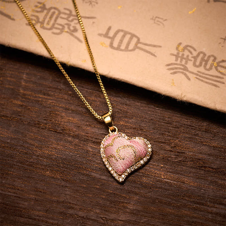 Buddha Stones Collier Harmonic Connection en brocart rose incrusté d'un cœur rotatif en cuivre et d'un trèfle à quatre feuilles - image 9