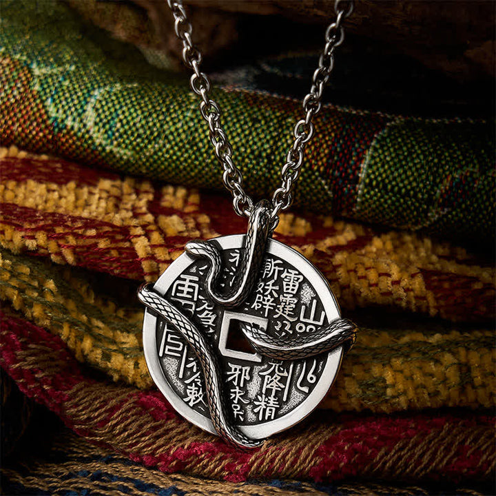 Buddha Stones Collier en cuivre plaqué argent avec des fantômes de la montagne et un serpent enroulé autour d'une pièce de cuivre. - Cuivre (Guérison ♥ Richesse) - image 0