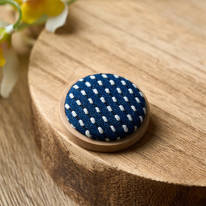 Buddha Stones Broche ronde en tissu faite main avec fleur, symbole d'ancrage - image 15
