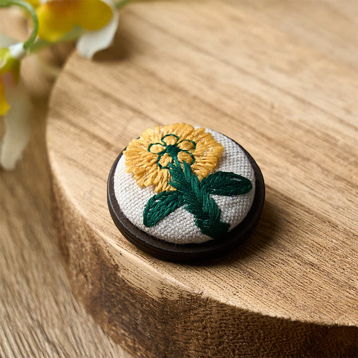 Buddha Stones Broche ronde en tissu faite main avec fleur, symbole d'ancrage - image 10