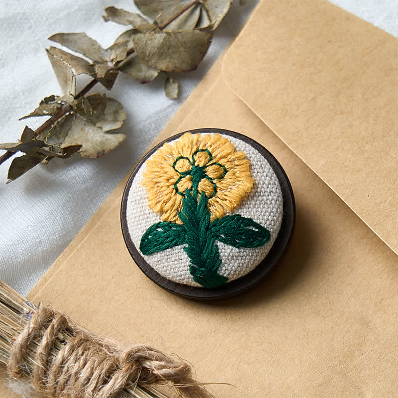 Buddha Stones Broche ronde en tissu faite main avec fleur, symbole d'ancrage - image 11