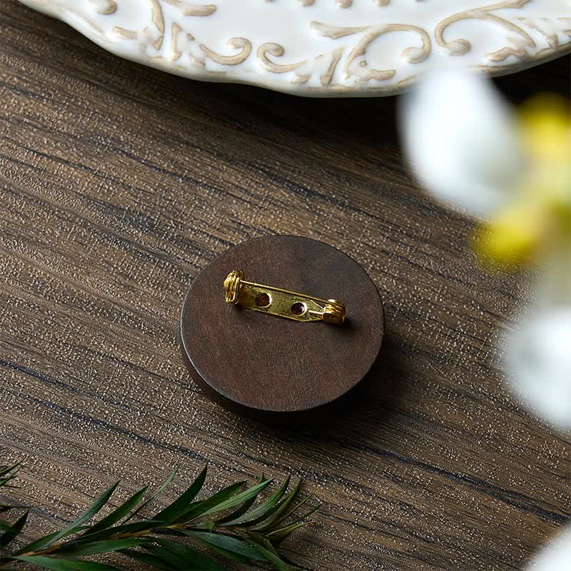 Buddha Stones Broche ronde en tissu faite main avec fleur, symbole d'ancrage - image 12