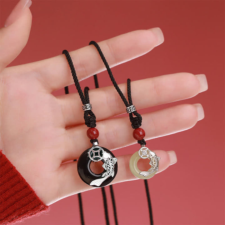 Buddha Stones Collier tressé circulaire en jade représentant une carpe koï et le succès, de style chinois - image 1