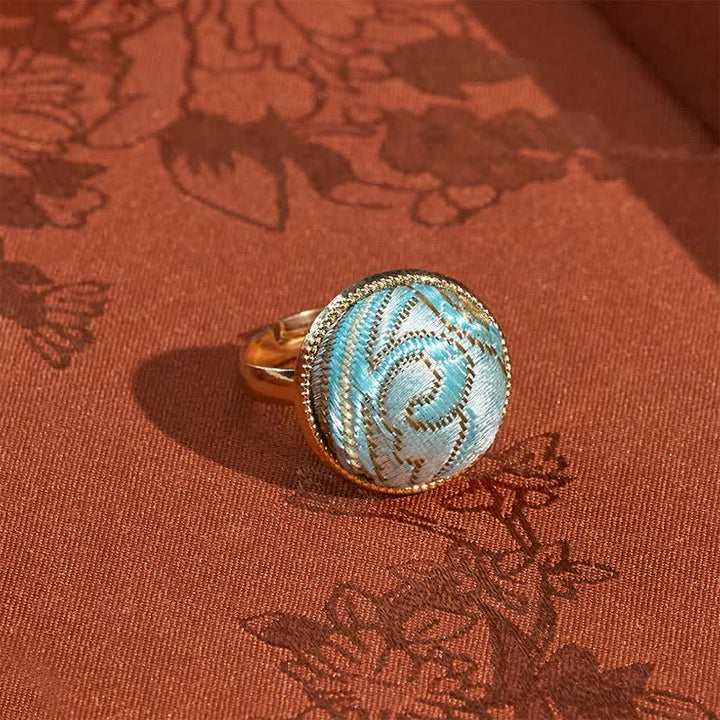 Buddha Stones Bague ronde élégante brodée en brocart Song - Bleu clair (même teinte – motif variable) - image 6