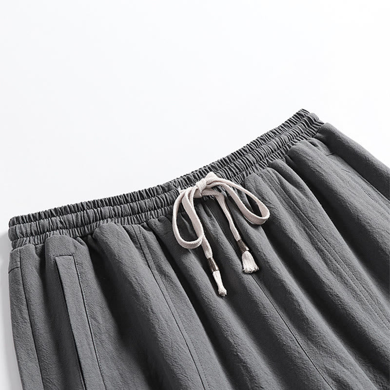 Buddha Stones Pantalon d'été décontracté pour homme, taille élastique avec cordon de serrage, coupe fuselée et poches. - image 2