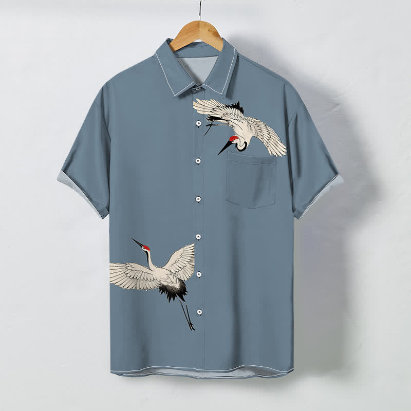 Buddha Stones Chemise à manches courtes respirante pour homme avec boutons à motif de grues blanches. - Bleu acier clair - US/UK/AU48，EU58 (4XL) - image 0