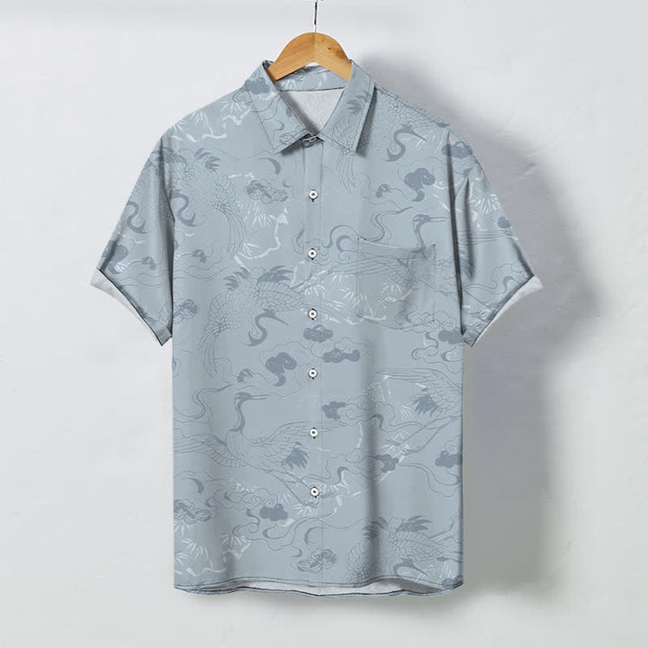 Buddha Stones Chemise à manches courtes respirante pour homme avec boutons à motif de grue dans les nuages - Bleu acier clair - US/UK/AU48，EU58 (4XL) - image 0
