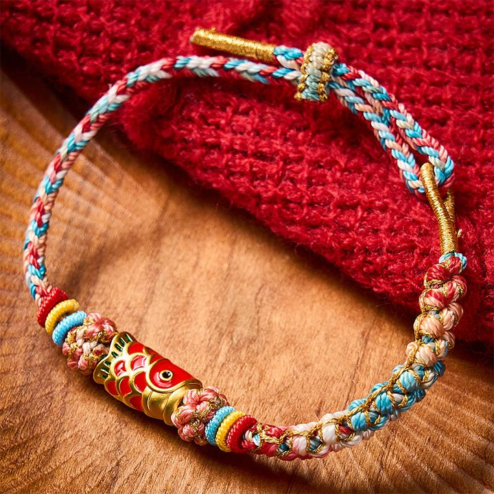Buddha Stones Bracelet en corde tressée à la main avec motif de carpes koï et fleurs de pêcher, symbole de réussite. - Poisson Koi (Tour de poignet : 14-19 cm) - image 0