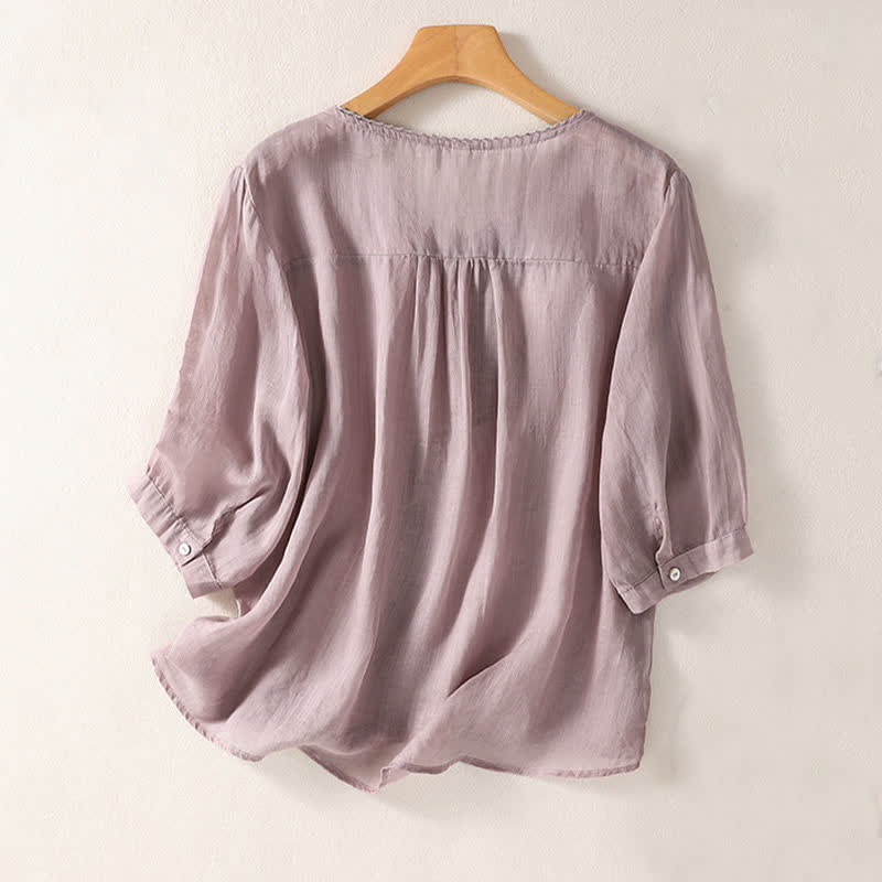 T-shirt à manches courtes et col en V pour femme, motif brodé décontracté de Buddha Stones - image 1