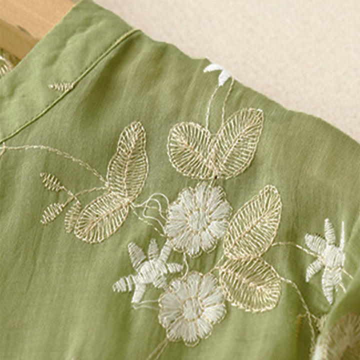 Chemise à manches courtes et col rond pour femme, ornée de pétales brodés et de Buddha Stones - image 14