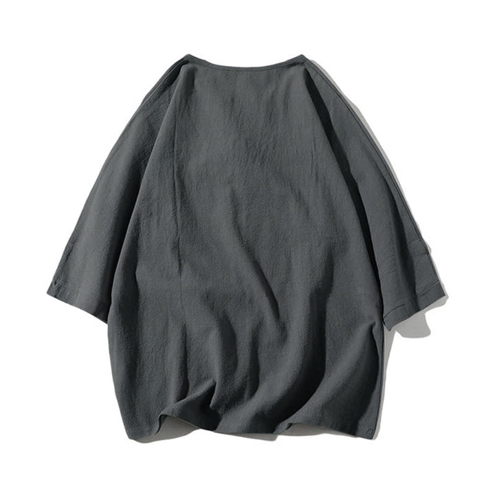 Ensemble de vêtements de méditation pour homme Buddha Stones (2 pièces) : T-shirt uni à col cranté, short large à poches. - image 2
