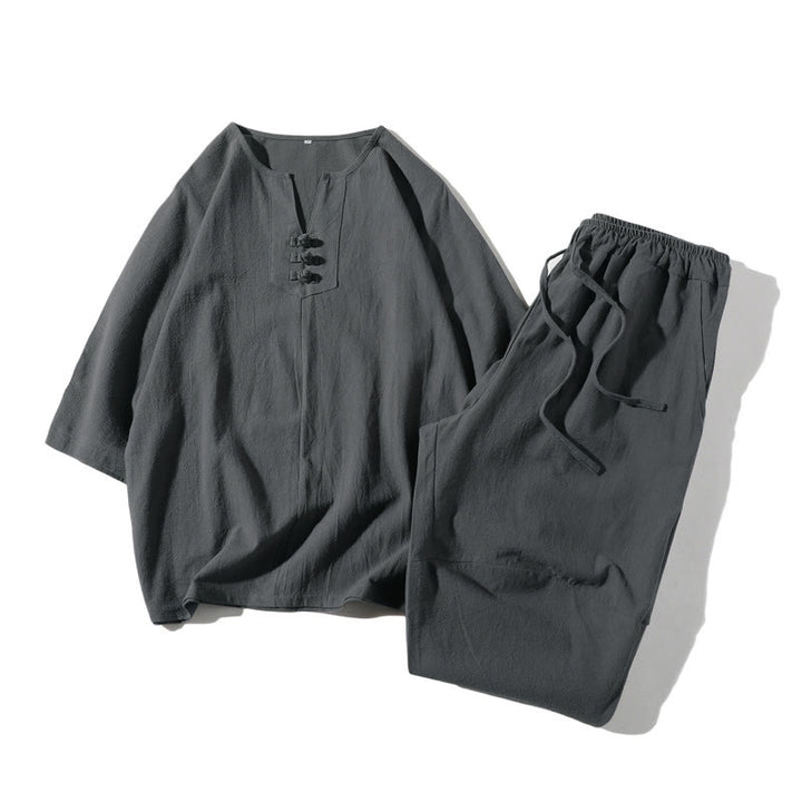 Ensemble de vêtements de méditation pour homme Buddha Stones (2 pièces) : T-shirt uni à col cranté, short large à poches. - Gris ardoise - US/UK/AU46，EU56 (5XL) - image 0