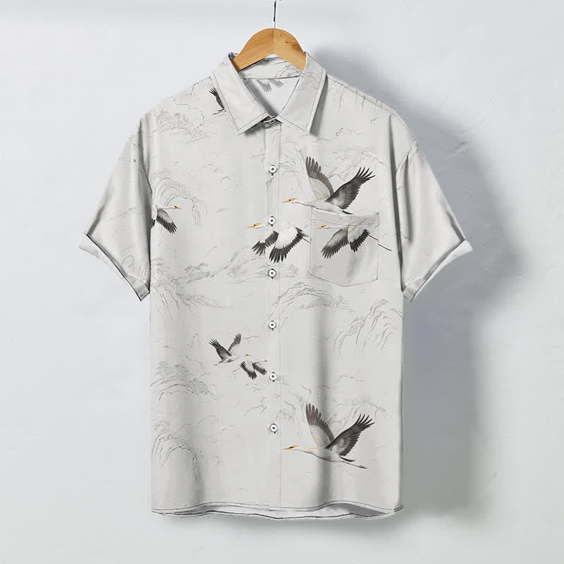 Buddha Stones Chemise à manches courtes respirante pour homme, motif grues et chaînes de montagnes, avec boutons. - Blanc - US/UK/AU48，EU58 (4XL) - image 0