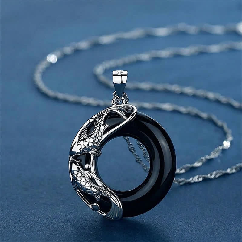 Buddha Stones Collier pendentif boucle de paix circulaire en obsidienne noire représentant une carpe koï porte-bonheur - Obsidienne noire (Purification ♥ Force) - image 0