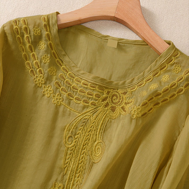 T-shirt femme à col rond et manches courtes bouffantes, orné de broderies florales unies et de Buddha Stones - image 14