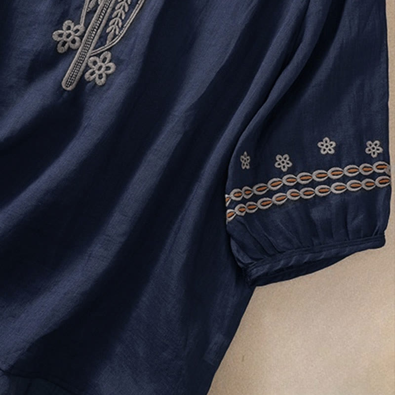 T-shirt femme à col rond et manches courtes bouffantes, orné de broderies florales unies et de Buddha Stones - image 3