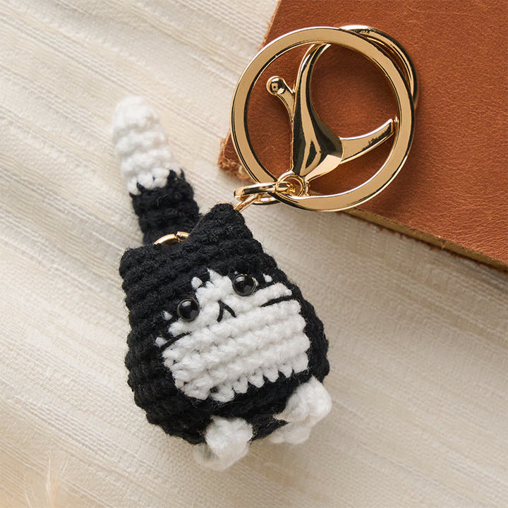 Buddha Stones Porte-clés doux et mignons en forme de chat, crochetés à la main - Chat noir et blanc - image 9