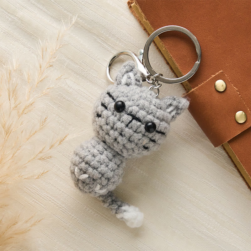 Buddha Stones Porte-clés cadeau chat mignon gris clair crocheté à la main - Coton (Douceur ♥ Respirabilité) - image 0