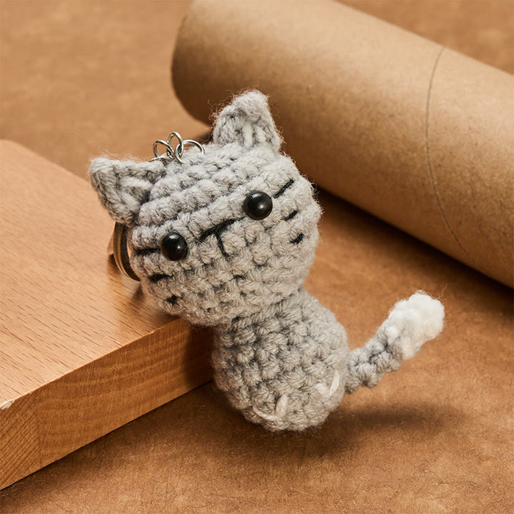 Buddha Stones Porte-clés cadeau chat mignon gris clair crocheté à la main - image 1