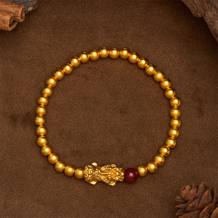 Buddha Stones Bracelet Pi Xiu en cuivre plaqué or et agate rouge, symbole de richesse, avec perles rondes. - image 2