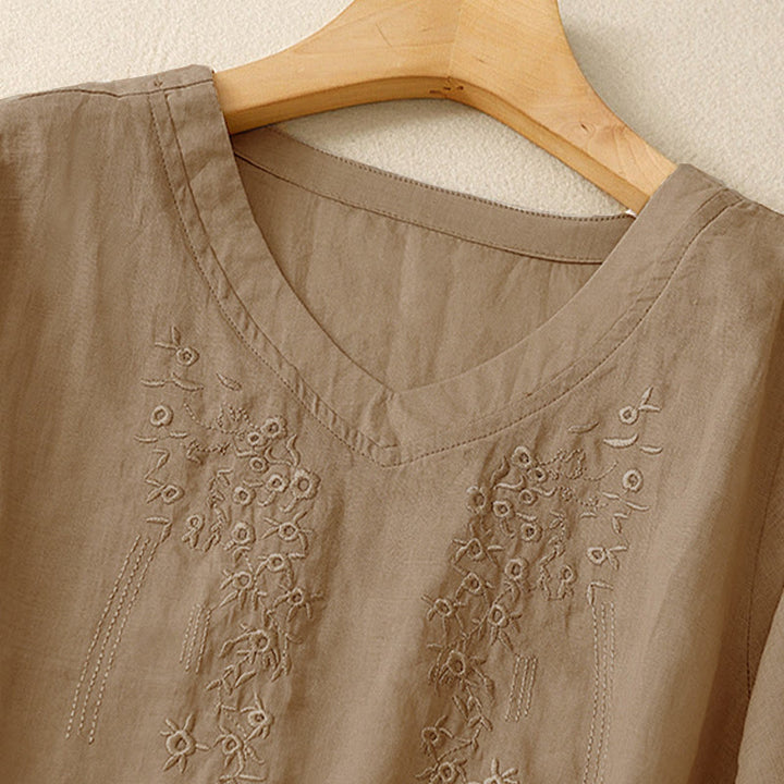 Chemise décontractée pour femme Buddha Stones à manches courtes et col en V orné de fleurs brodées - image 14