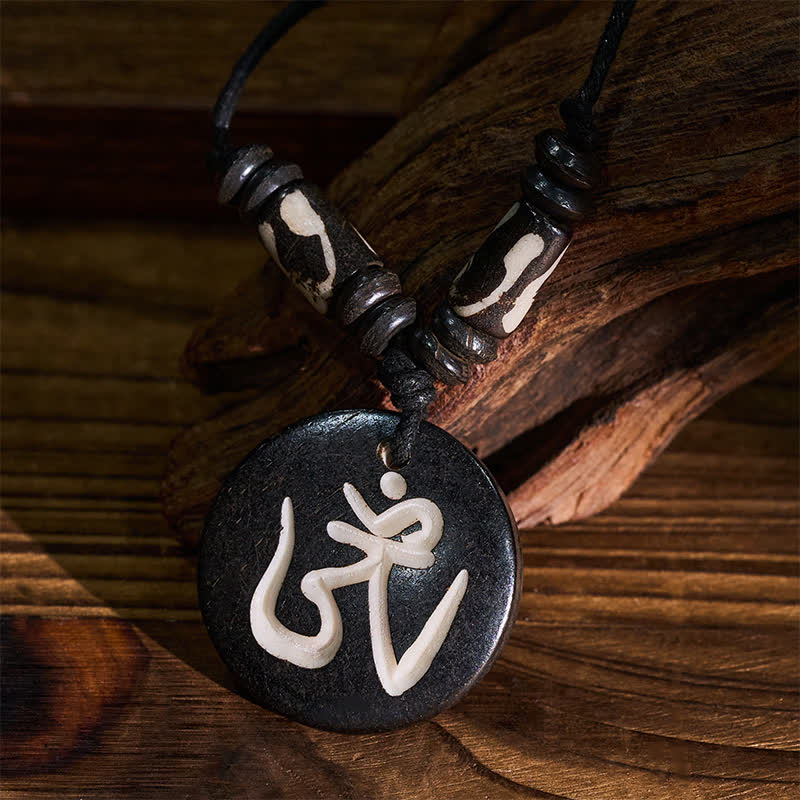 Buddha Stones Collier pendentif rond tibétain OM en perles d'os - image 4