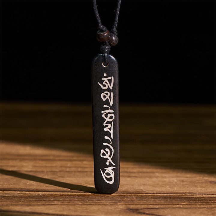 Buddha Stones Collier de paix Om Mani Padme Hum en perles d'os sculptées à la main - Om Mani Padme Hum (Amour ♥ Focus) - image 0