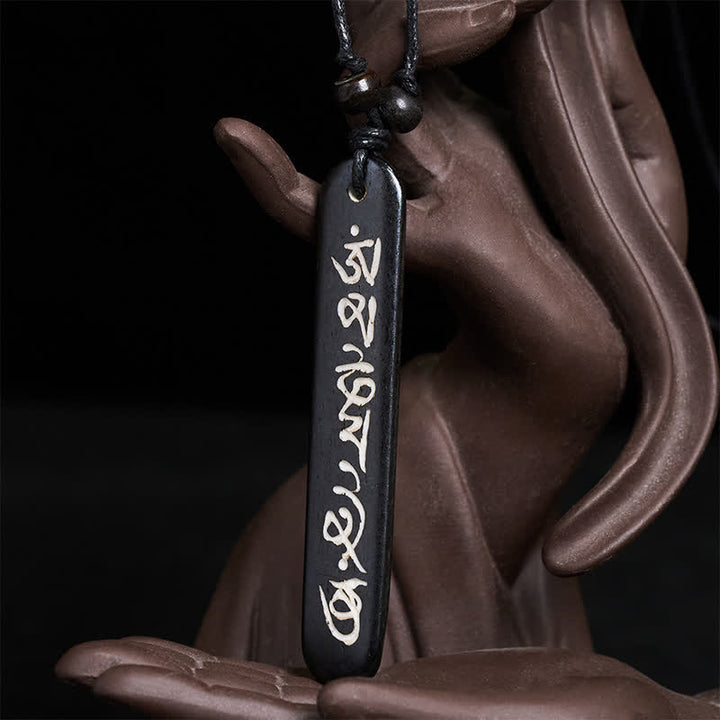 Buddha Stones Collier de paix Om Mani Padme Hum en perles d'os sculptées à la main - image 1